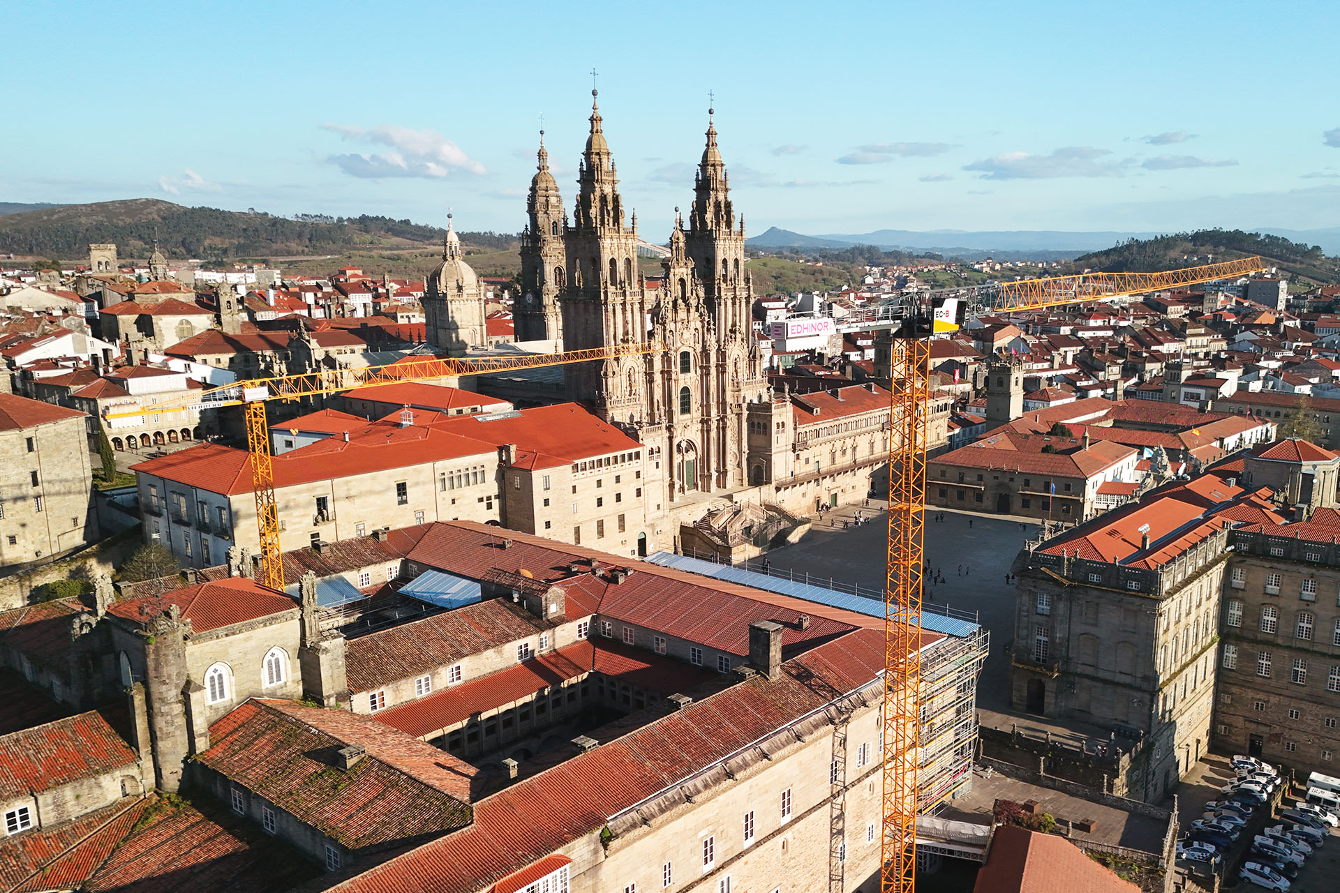 Liebherr tower cranes at work on the restauration of the Parador de Santiago